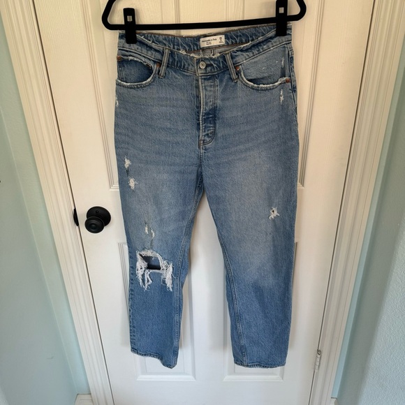 Abercrombie & Fitch The Dad High Rise Jeans - Picture 4 of 11